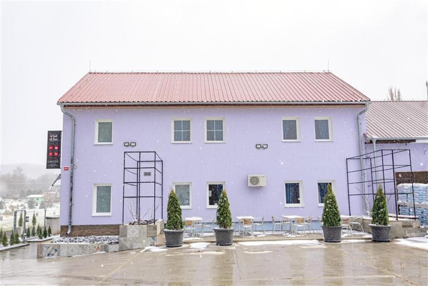 Hostel Iron Cube Stružná Exterior foto
